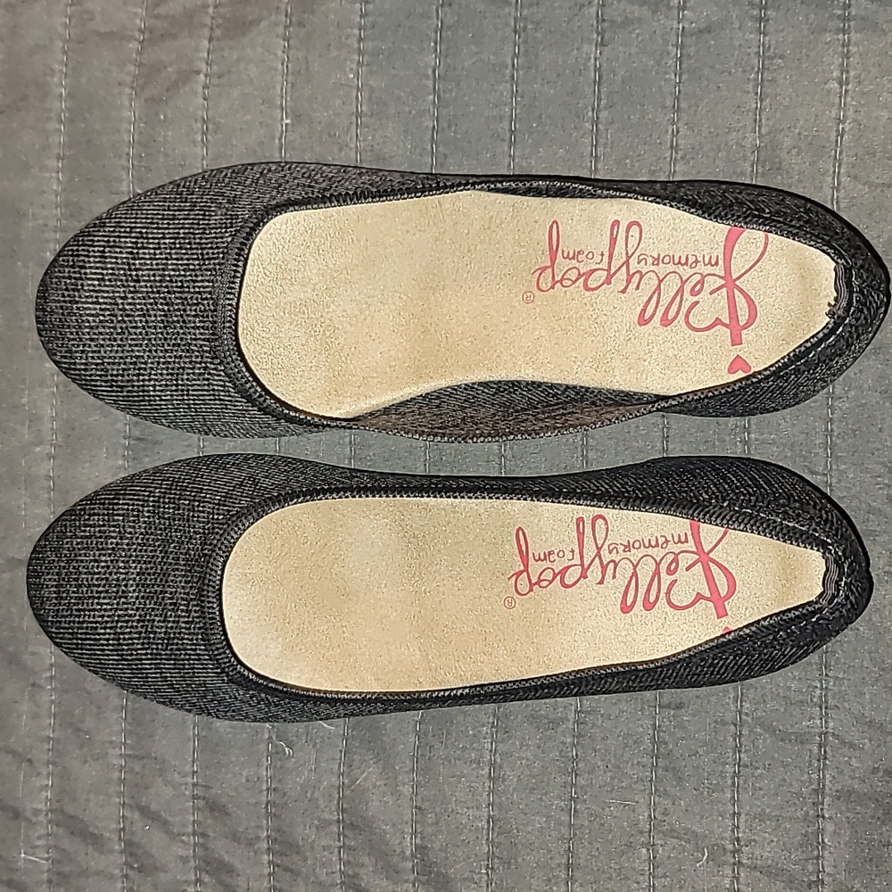 Brand new Jellypop Apex memory foam flats. Charcoal. Size 7